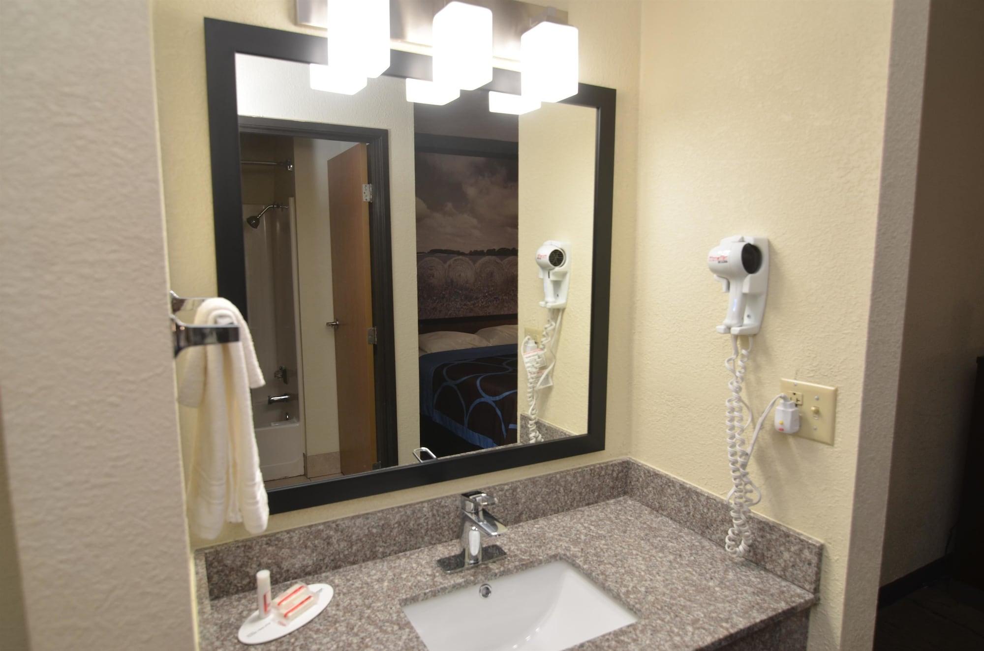 Super 8 By Wyndham Urbandale/Des Moines Area Μοτέλ Εξωτερικό φωτογραφία