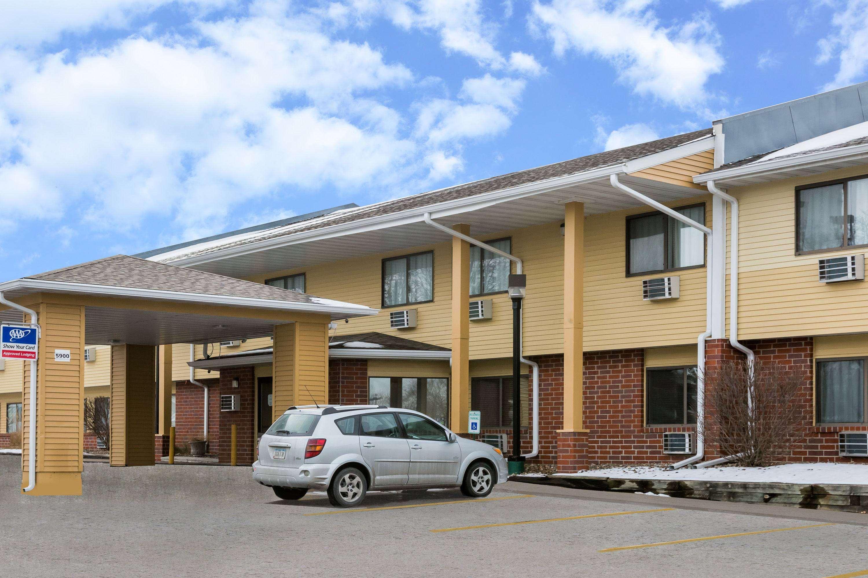 Super 8 By Wyndham Urbandale/Des Moines Area Μοτέλ Εξωτερικό φωτογραφία
